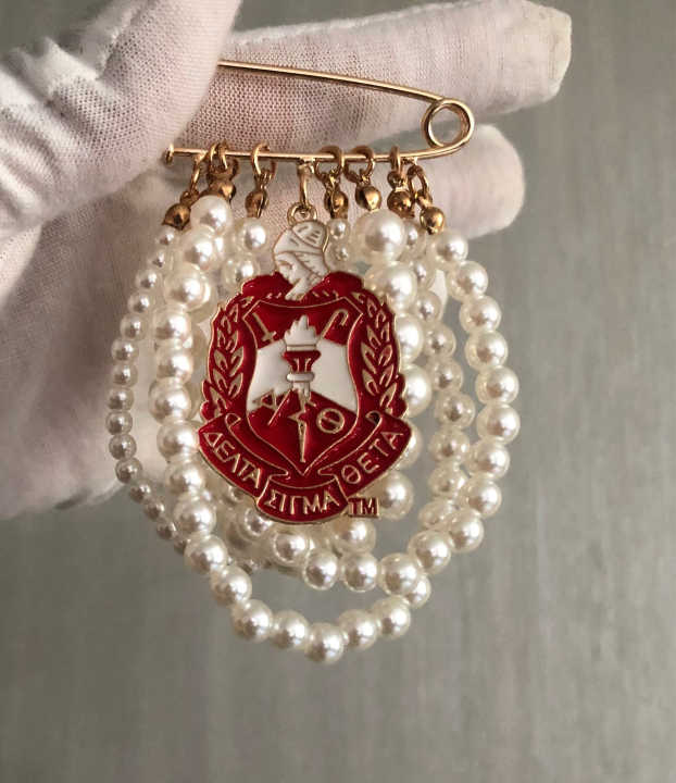 Dripping in Pearls (Gold)