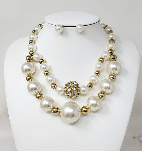 Danty Pearl Necklace Set